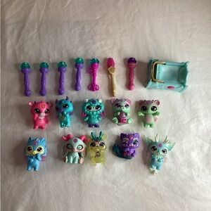 Magic mixies mixlings collectible lot with magic wands and bed